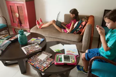 Los niños y los adolescentes frente a las redes sociales