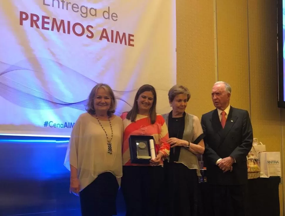 UN HONOR. Dolores Romero fue distinguida como “Mujer Empresaria del Año” por la Asociación Iberoamericana.