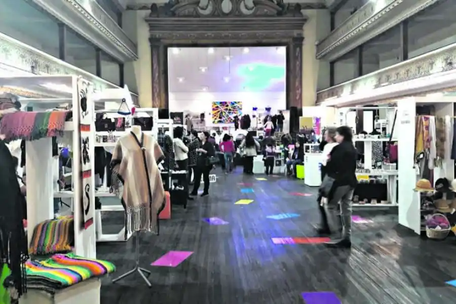 La artesanía se apoderó del Mercado Cultural