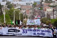 Marchas y apoyo a la ex presidenta en el encuentro de mujeres