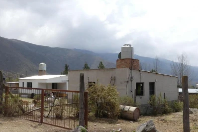 Un delegado pide que los vecinos donen los caños para llevar agua