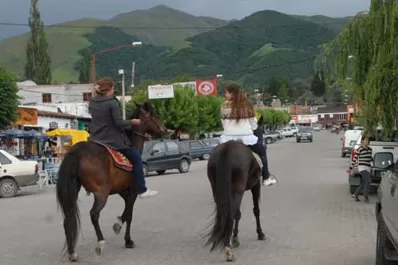 Fin de semana largo: vinieron más turistas que el año pasado a Tucumán, pero gastaron menos