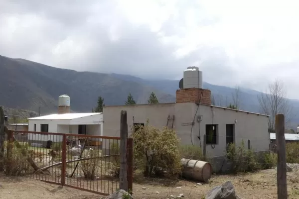 Un delegado pide que los vecinos donen los caños para llevar agua