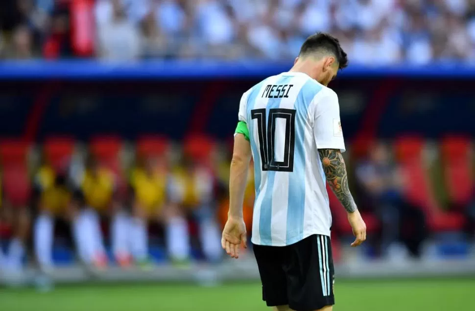 EXIGENCIAS. No se discute el liderazgo de Messi en la Selección; pero tampoco puede medirse su alcance, debido a la presión que pesa sobre él. 