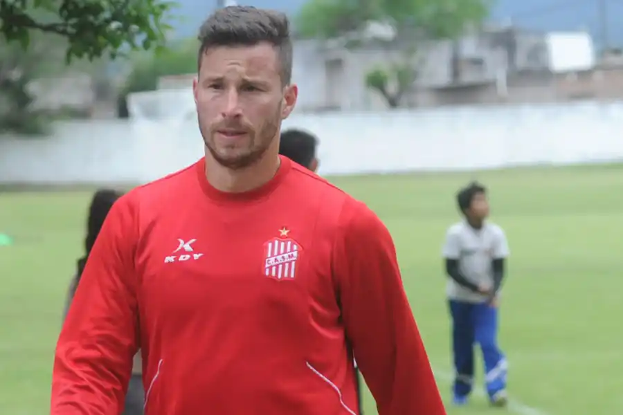SIN MINUTOS. Luciano Pons es el único de los refuerzos que aún no debutó con la camiseta del santo.