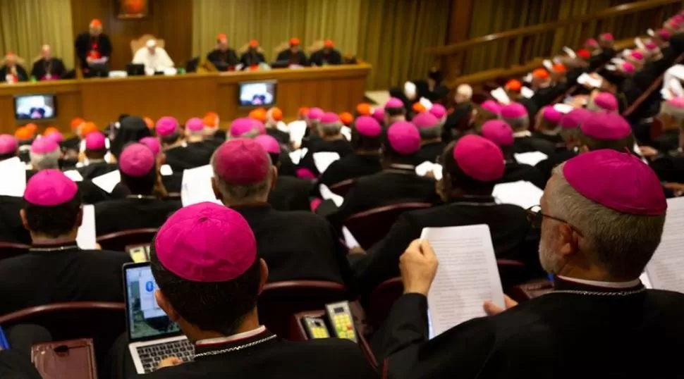 EN SESIÓN. Los obispos deliberarán hasta el domingo 28 de este mes. 