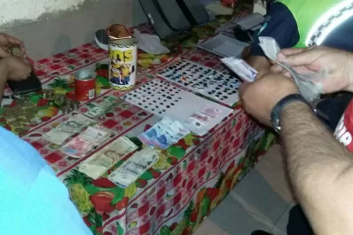 En un allanamiento le encontraron droga, quiso sobornar a la Policía y quedó detenida