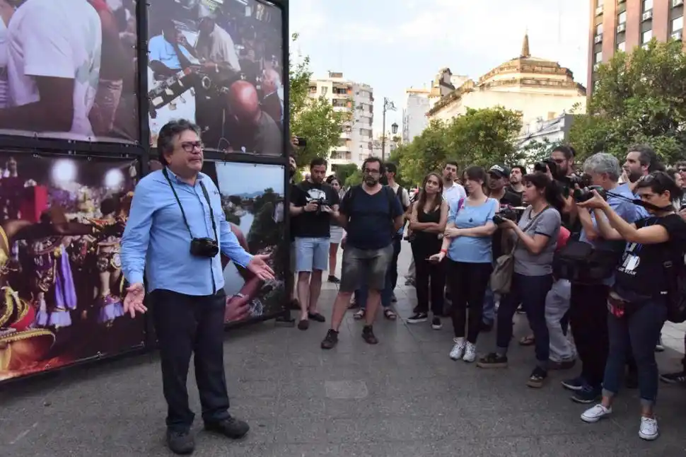 MÚSICA EN IMÁGENES. El ecuatoriano Pablo Corral Vega y sus fotos, primera inauguración. 
