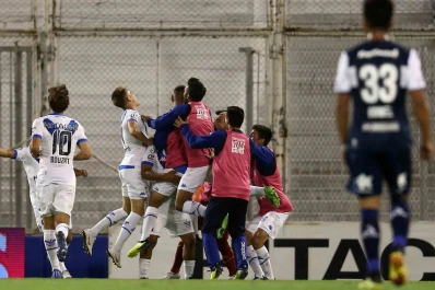 Vélez venció a Gimnasia en Liniers y se recupera