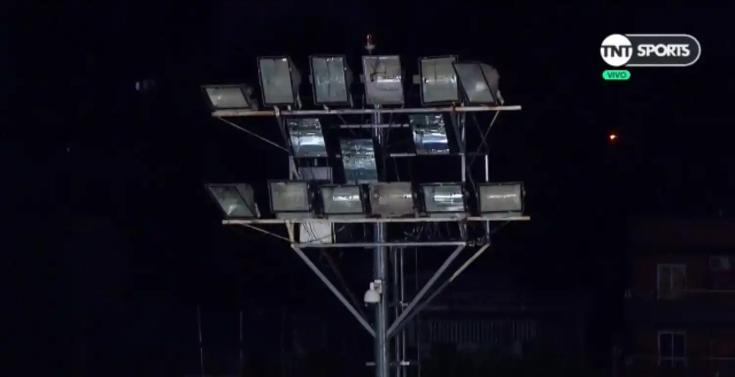 FALLA EN LA TORRE DE ILUMINACIÓN