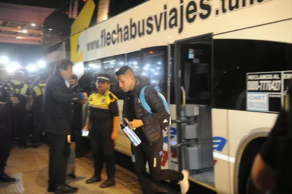 El hincha de Racing le dio una calurosa bienvenida al líder de la Superliga