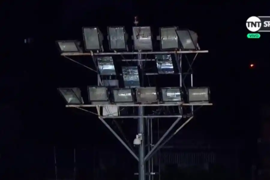 FALLA EN LA TORRE DE ILUMINACIÓN