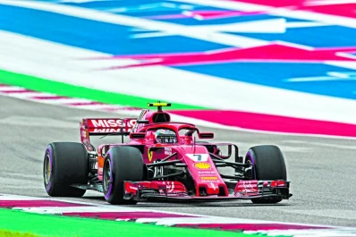 Ganó Raikkönen, Hamilton no pudo consagrarse y Vettel aún sueña