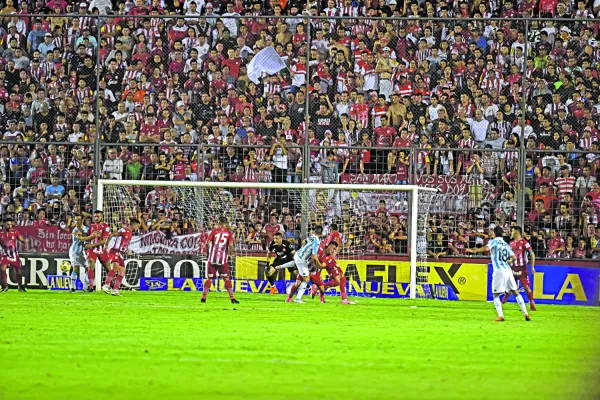 Los goles de Bieler y las atajadas de Carranza, las claves del triunfo