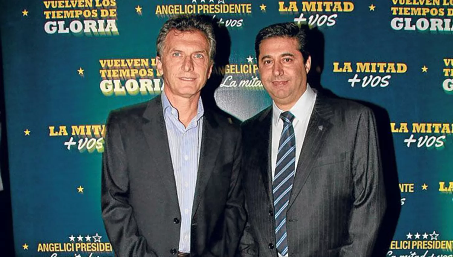 Macri y el presidente de Boca, Daniel Angelici.