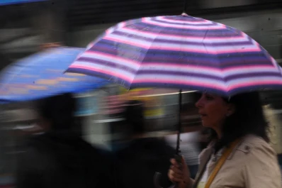 A cargar el paraguas: la lluvia seguirá toda la semana