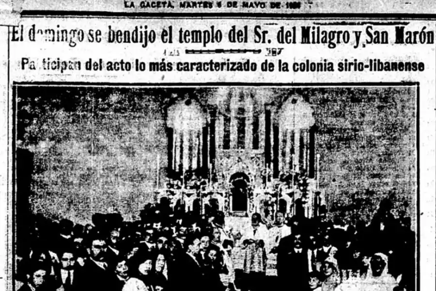 En 1924. La comunidad  participó con devoción de la  ceremonia de inauguración.
