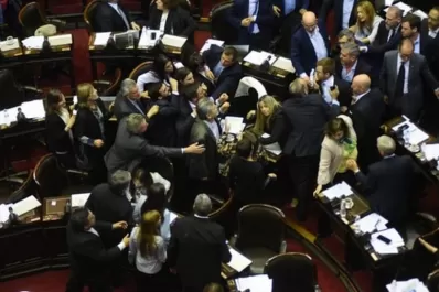 Entre incidentes, avanzaba el presupuesto 2019