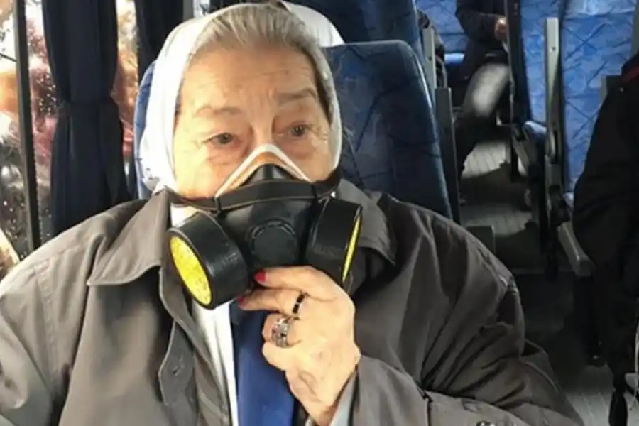 EN LAS REDES. “Ante los ataques y represión permanente de este gobierno, así salen las Madres rumbo a la movilización contra el Presupuesto de Hambre”, indicaron, junto a fotos de Bonafini, dirigentes de la organización.