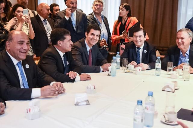 La Foto Que Se Tomaron Los Gobernadores Durante La Reunion De Esta Tarde La Foto Que Se Tomaron Los Gobernadores Durante La Reunion De Esta Tarde