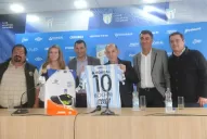 Bochini elogió a Atlético y abogó por la permanencia de San Martín 