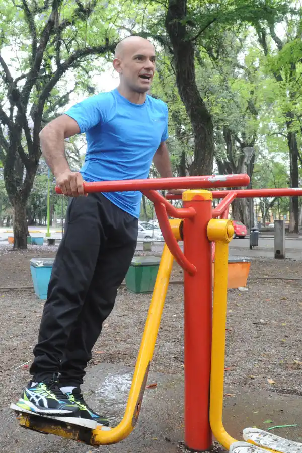 FLEXIONES LATERALES.-