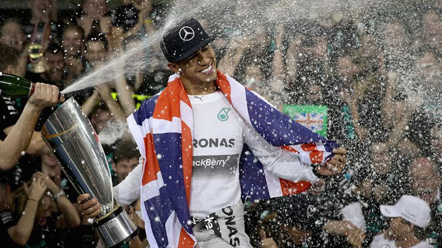 CAMPEÓN. Lewis Hamilton celebró en la F1.