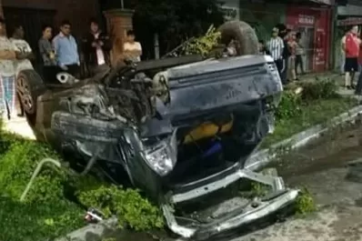 Choque y vuelco en el barrio Independencia