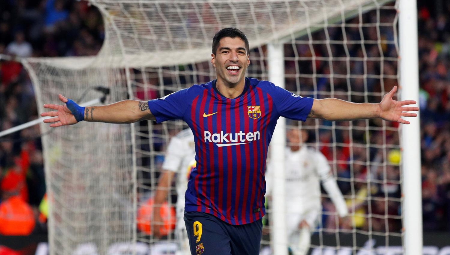 LA FIGURA. Suárez anotó tres goles para los catalanes.