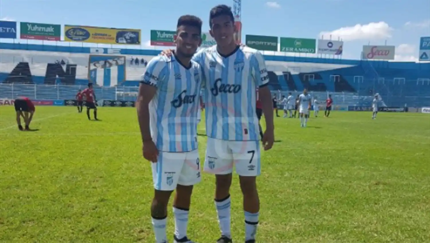 Kaprof y Cuello, los goleadores del 
