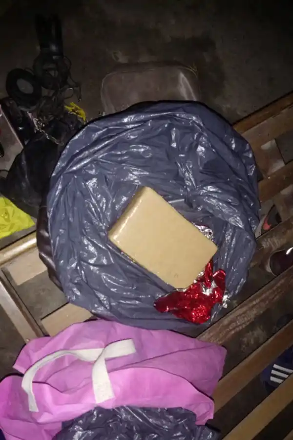 Allanaron una casa por un asalto y encontraron más de un kilo de cocaína
