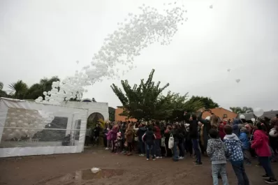 Un rosario al cielo en homenaje a nuestros fieles difuntos