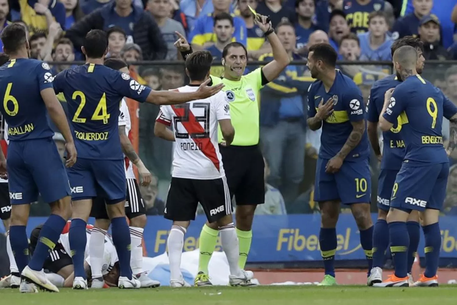 EN LA MIRA. La Superliga pone en duda las fechas de la final de la Copa Libertadores, entre Boca y River.