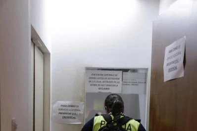 Legisladores, comerciantes y policías critican los adicionales