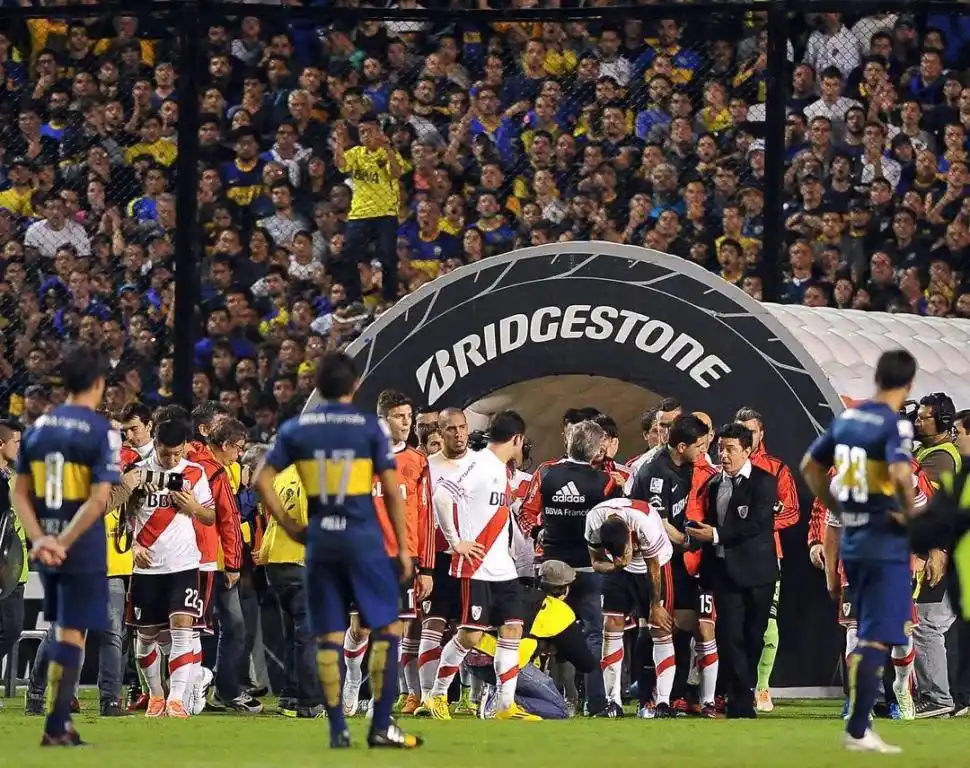 EN 2004. En semifinales, Boca dejó River en el camino gracias a los tiros penales.