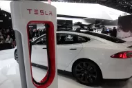 Los autos Tesla podrán manejarse desde el celular