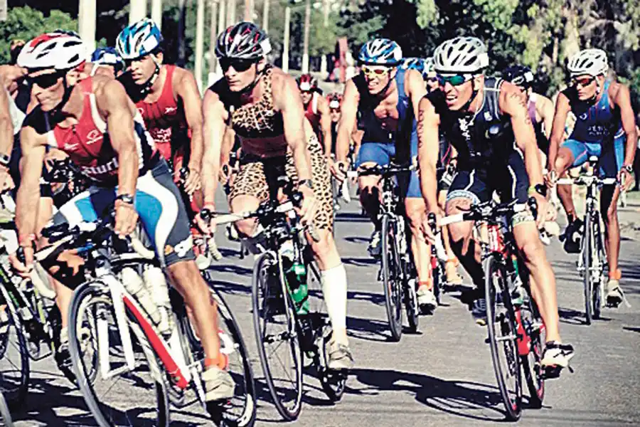 BICICLETA. La alimentación del deportista es tan importante como entrenar.-