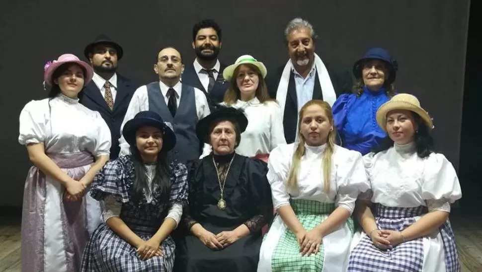 EN PERSONAJE. El elenco de “Las de Barranco”, el clásico de De Laferrere.