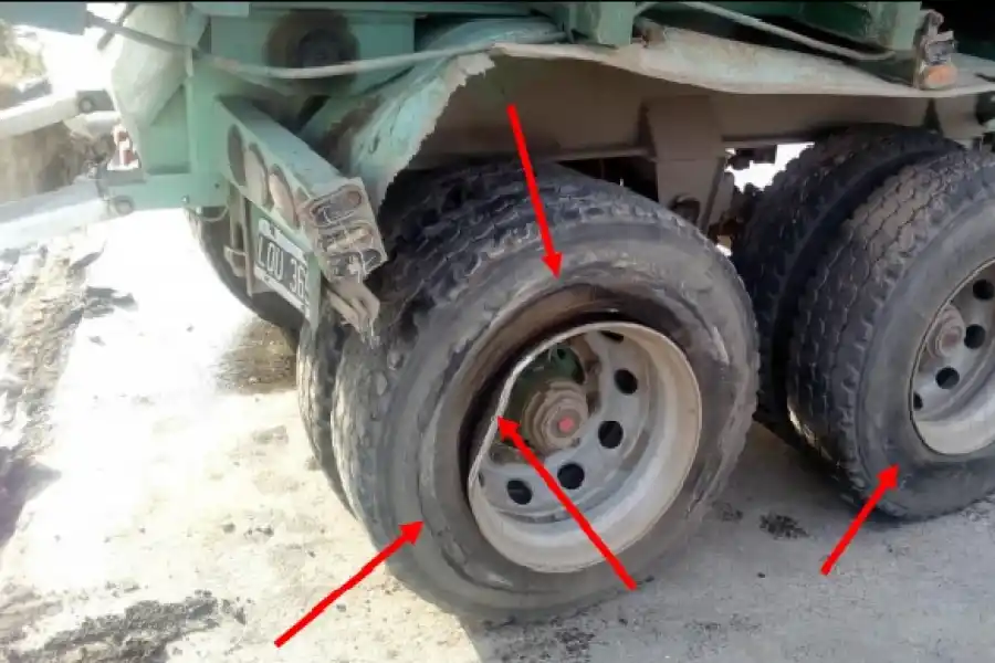 El empresario Falivene sostiene que el puente de Canal Sur cayó por un impacto del camión