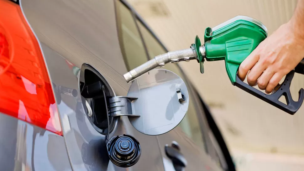 El consumo de combustible se derrumba y hay 800 estaciones de servicio en peligro de cierre