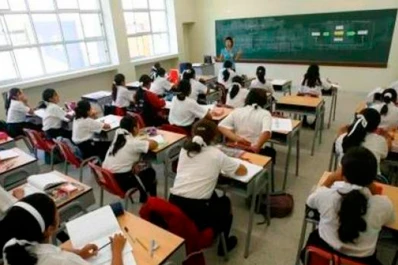 Sorpresa de padres por un aumento retroactivo en las cuotas de los colegios privados