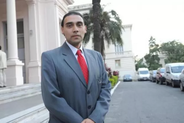 El aspirante a juez interino declaró que tiene un máster, pero no aprobó la tesis final