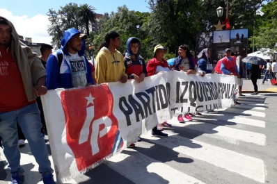 Complicaciones en el tránsito del microcentro por una movilización