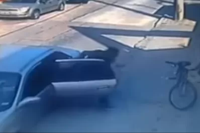 Impactante: el video que registró un intento de secuestro a una joven
