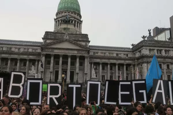 Diputados elevaron un proyecto para penar a quienes impidan la interrupción legal de un embarazo