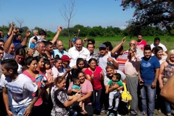 Alperovichistas y manzuristas cruzan ironías y reproches en las redes sociales