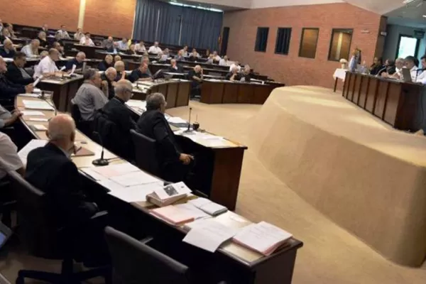 La Iglesia acordó el reemplazo gradual de los aportes del Estado