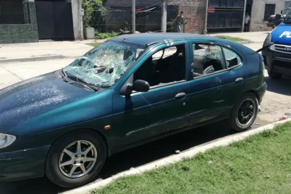 Un presunto abuso en una escuela generó tensión en La Costanera: hay policías heridos