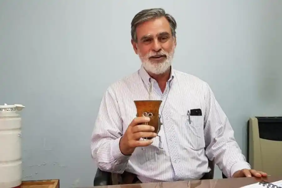 DOBLE FUNCIÓN. El padre José “Pepe” Abuín es vicario general de la Arquidiócesis (segundo después del Arzobispo) pero también es párroco de Cristo Rey, en villa Mariano Moreno, de Las Talitas.   