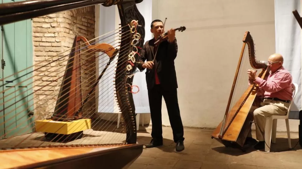 ENTRE LAS CUERDAS. El violín de Díaz Camacho se asocia al arpa de Roberto Sir en concierto. Prensa Ente Tucumán Turismo.-